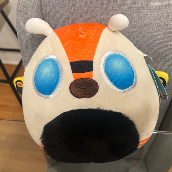 - Squishmellow mothra 10” - Picture 1 of 3